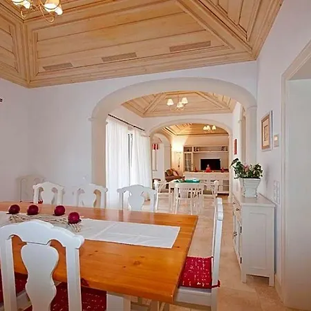 Sleeps 12 Pool Air Con Wifi Albufeira